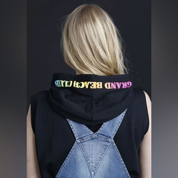 Grand Beach Club Size Medium New With Tags Women's Sleeveless Crop Black Hoodie - Picture 4 of 11